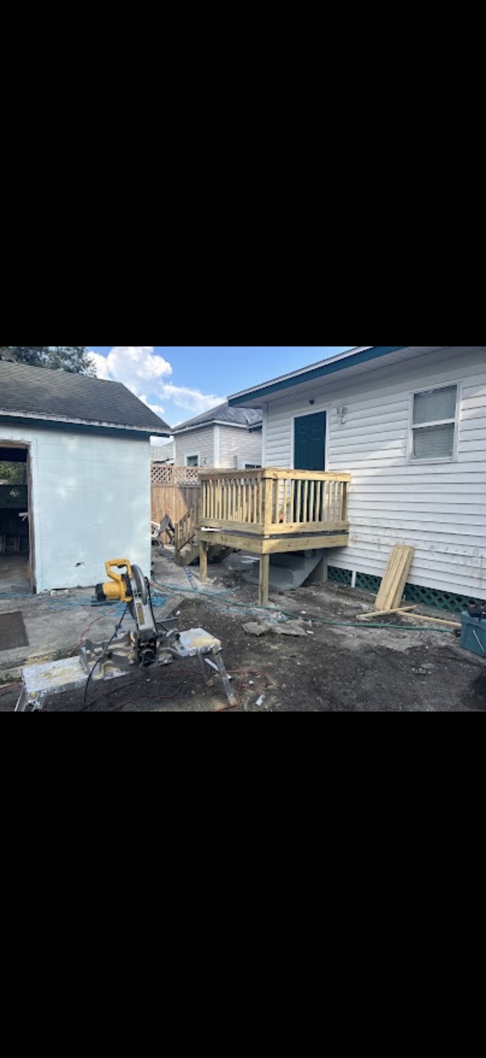 Wood deck & railing